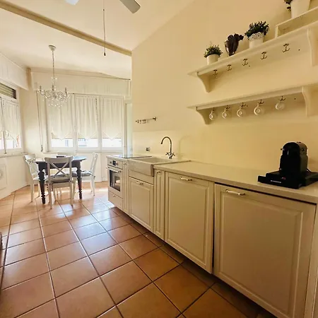 Appartement Elegant 2 Bedroom With Balcony At By Rentopolis *